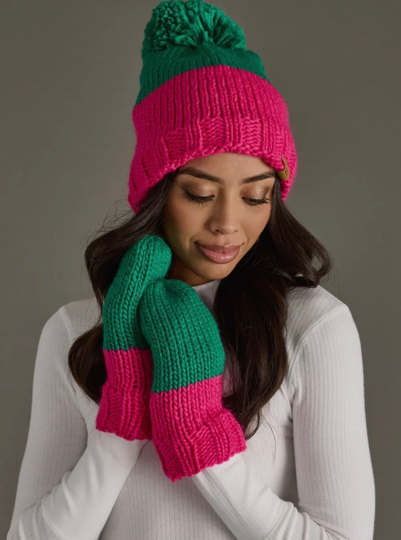 AKA Inspired Mittens Chunky Color Block Gloves